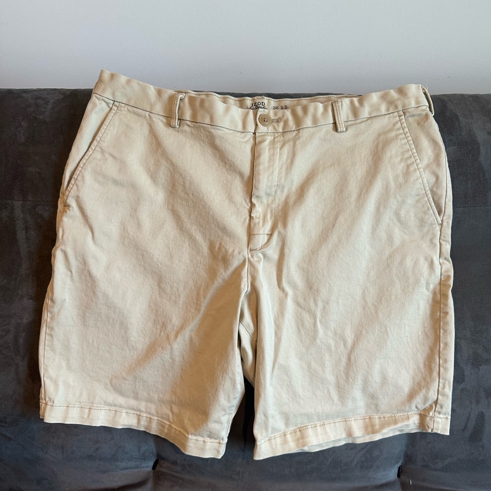 Izod  Classic Tan Men's Shorts size 38